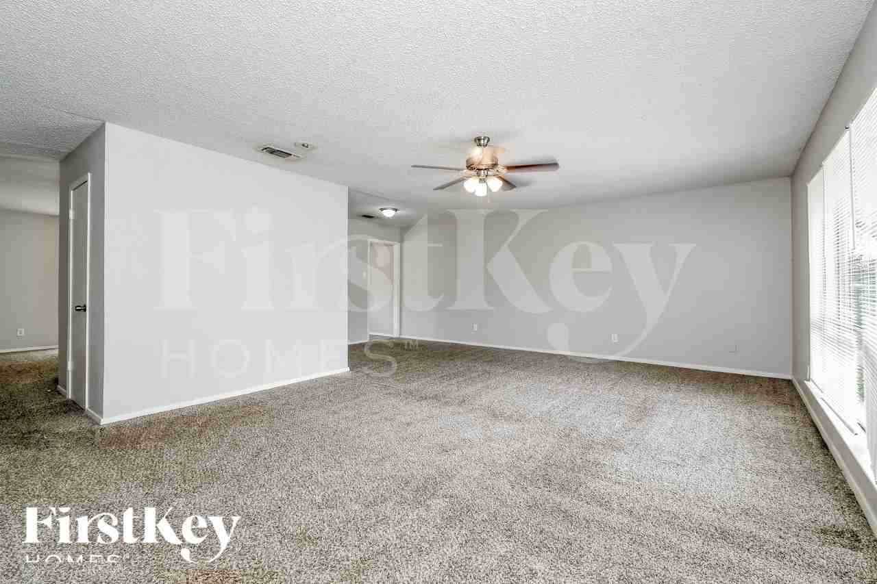 1504 Terrace St - Photo 4 of 19