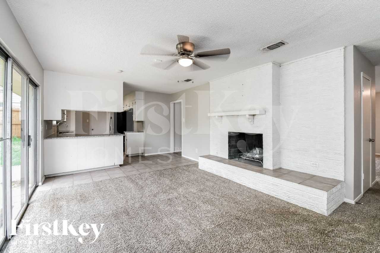 1504 Terrace St - Photo 7 of 19