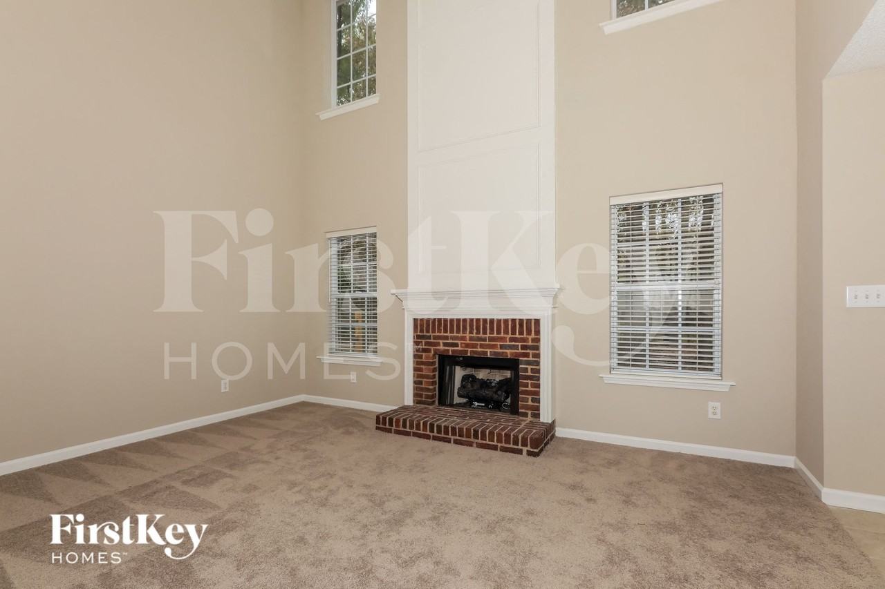 12606 Ivey Creek Dr - Photo 3 of 15