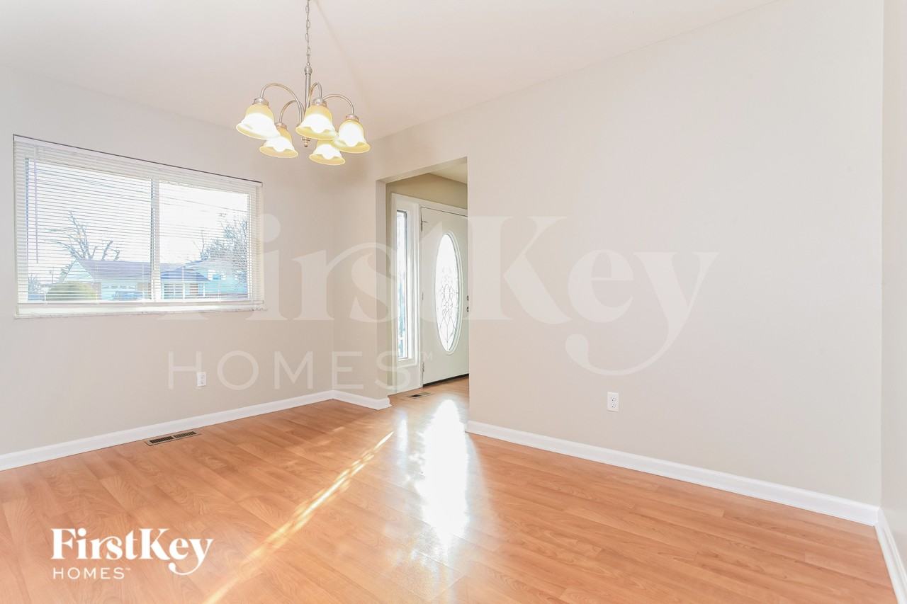 11741 Hanover Rd - Photo 5 of 15