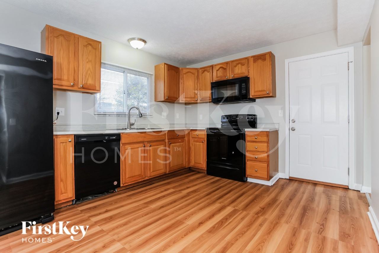 11741 Hanover Rd - Photo 6 of 15