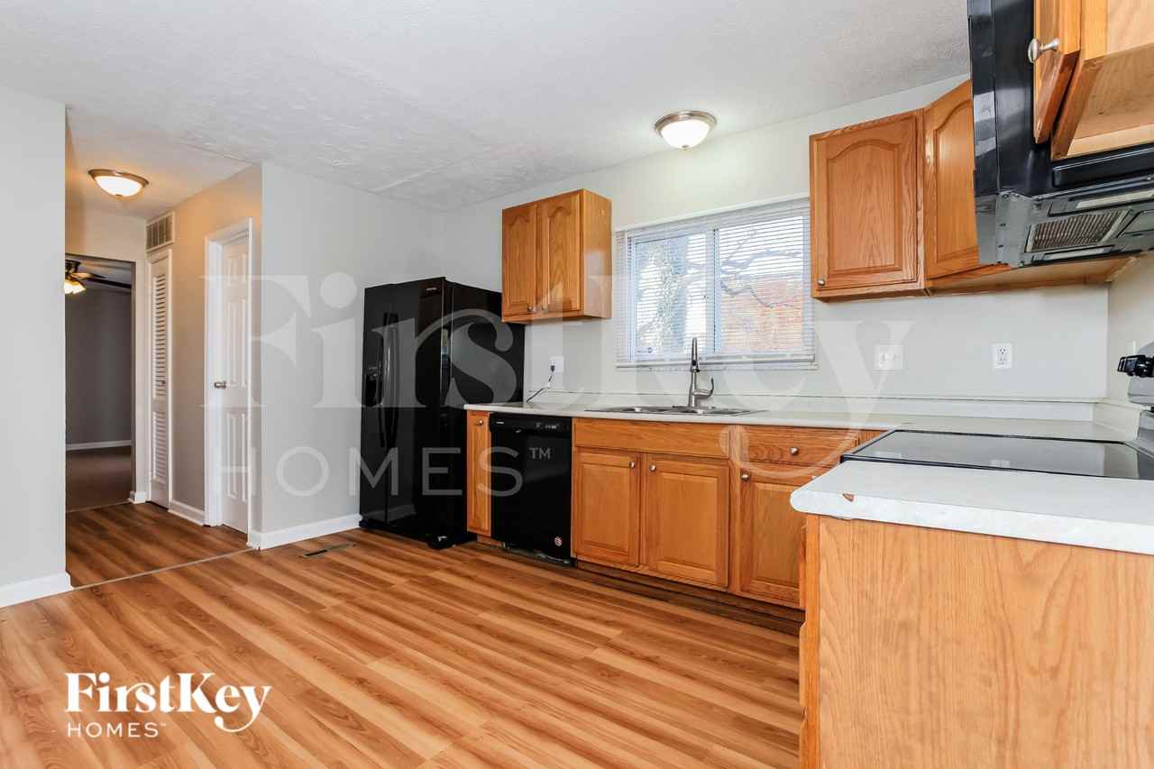 11741 Hanover Rd - Photo 7 of 15