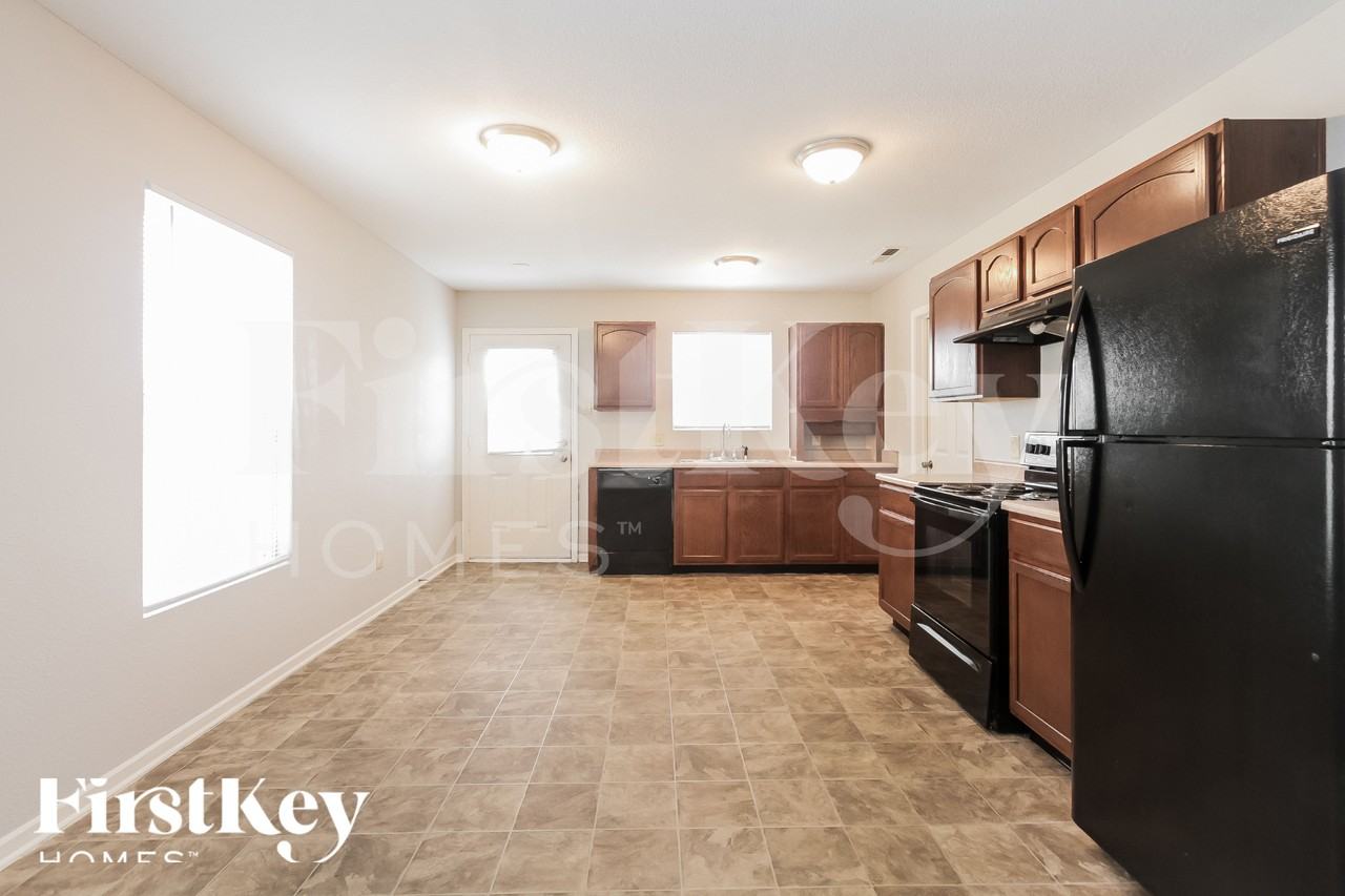 11325 Arches Dr - Photo 4 of 15