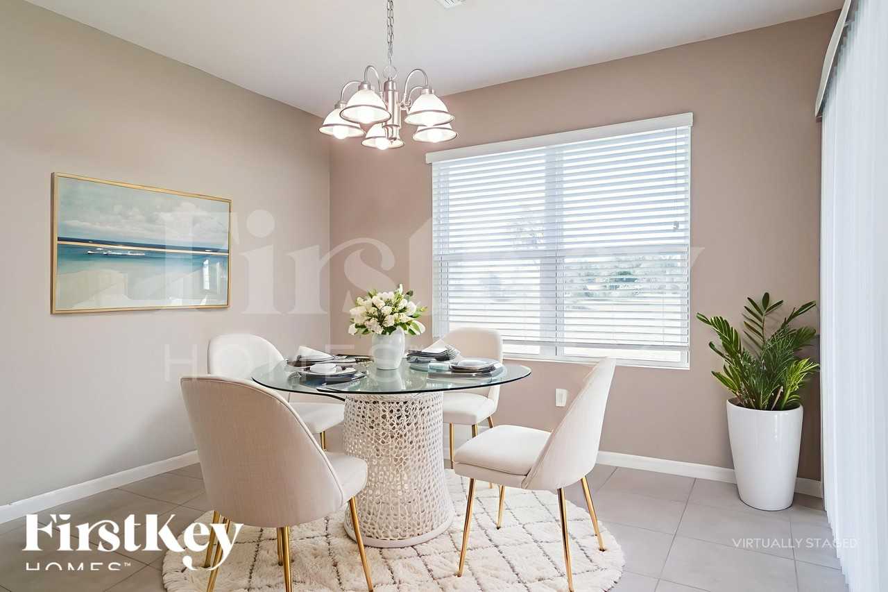 1110 Nw 24th Pl - Photo 6 of 18