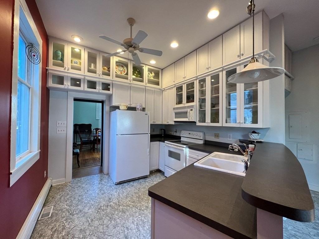 4 Lee St - Photo 2 of 40