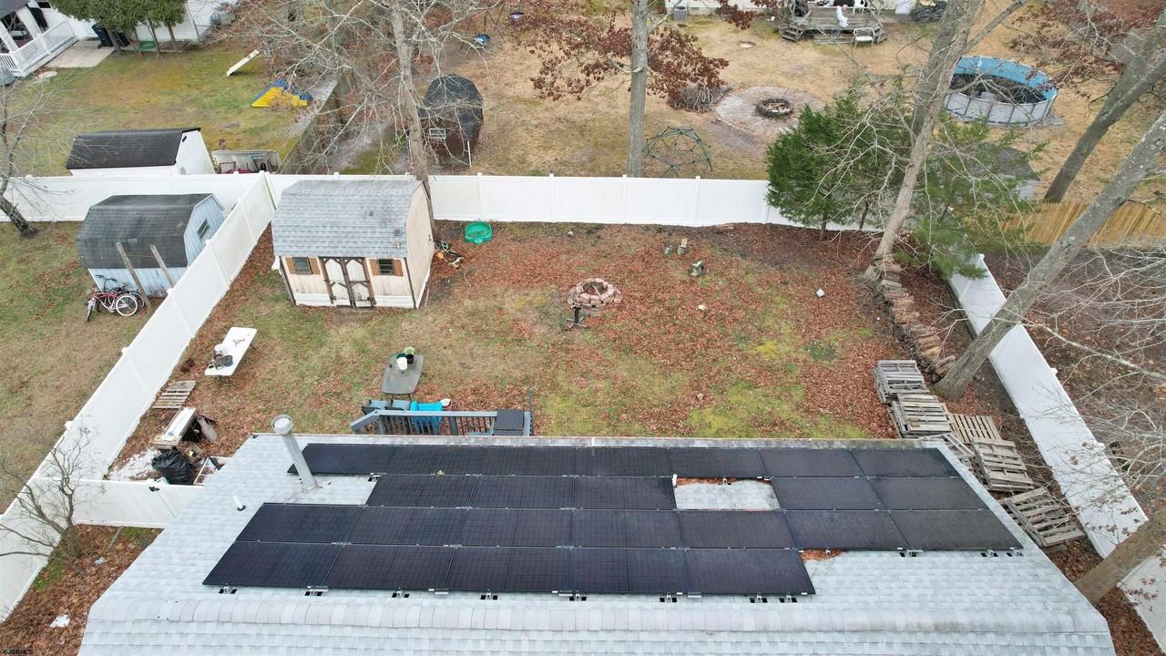 450 Redwood Ave - Photo 3 of 49