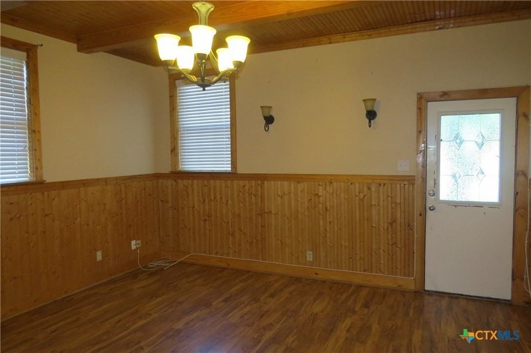 202 S Mesquite St - Photo 5 of 33