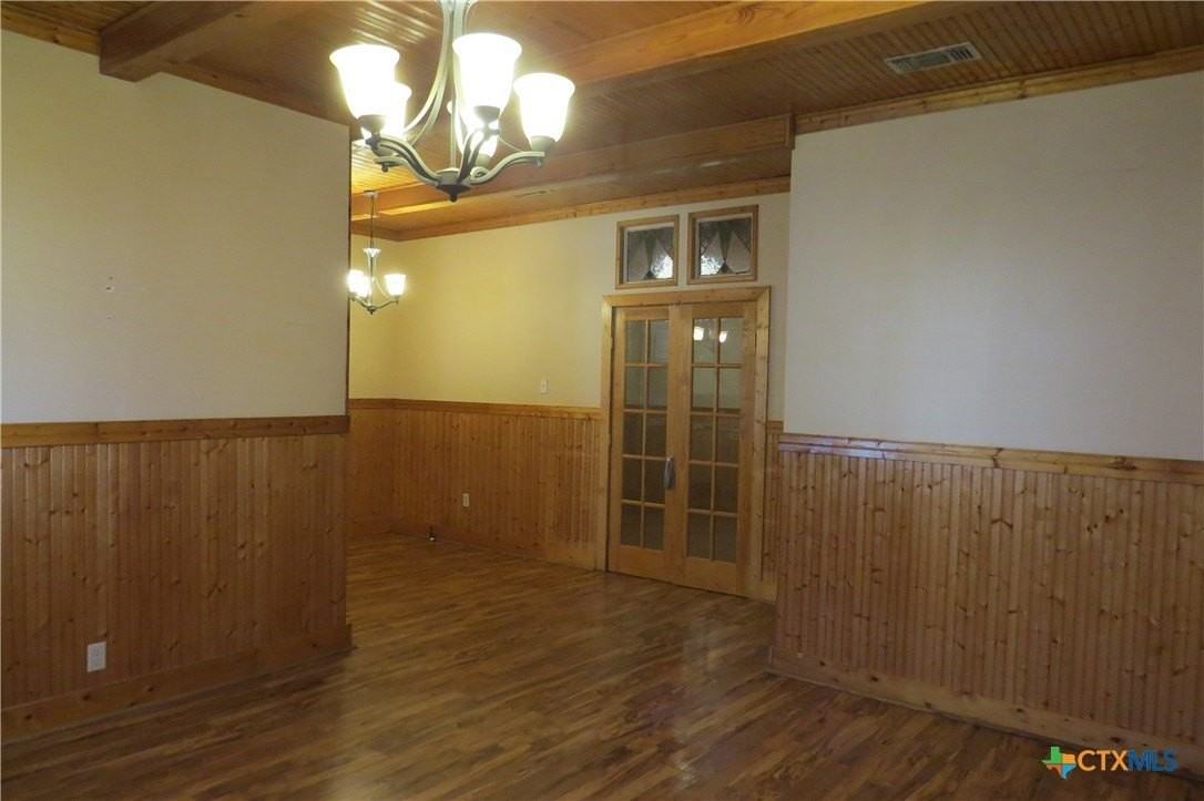 202 S Mesquite St - Photo 7 of 33