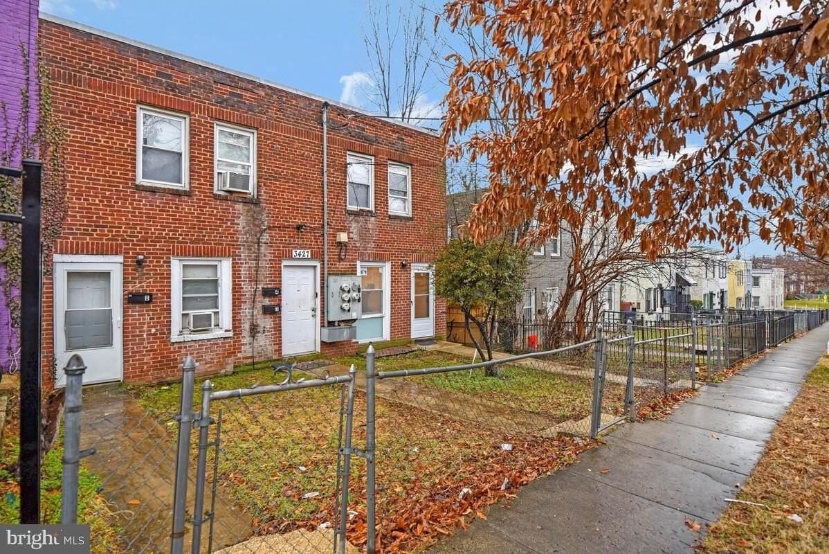 3427 B St Se Apt 3 - Photo 3 of 3