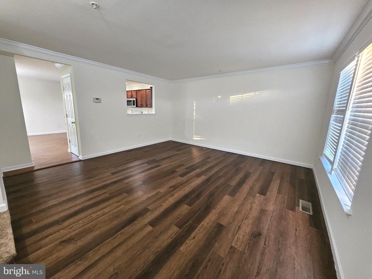 261 Thomas Harmon Dr - Photo 4 of 40