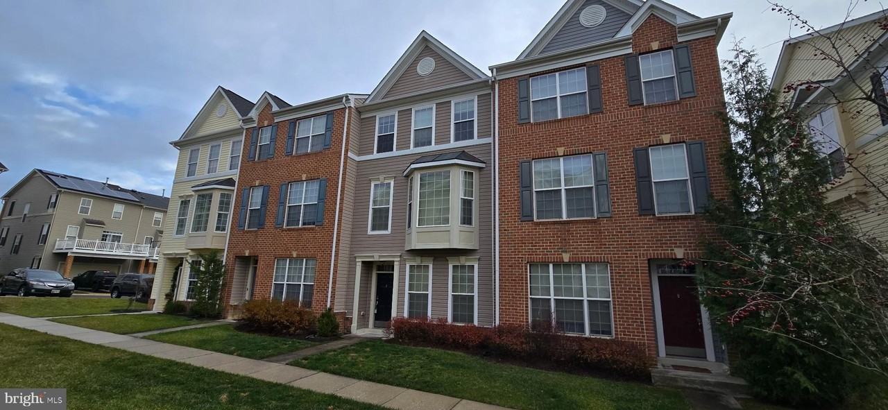 2630 Raptor Dr - Photo 2 of 38