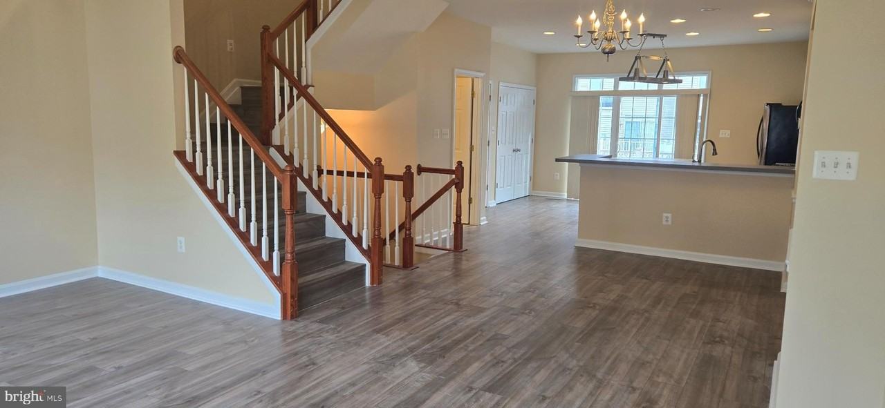 2630 Raptor Dr - Photo 7 of 38