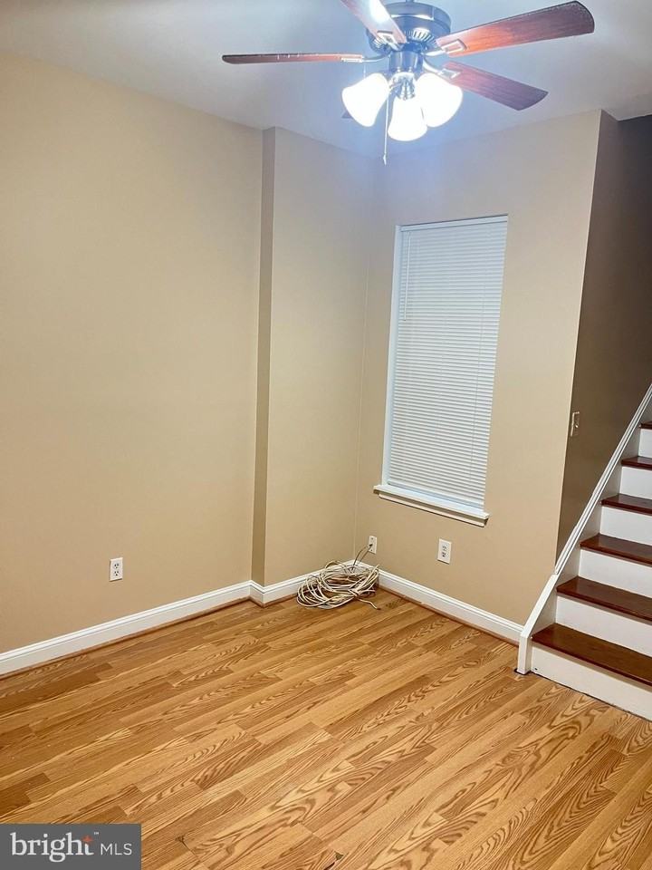 516 N Patterson Park Ave - Photo 5 of 16