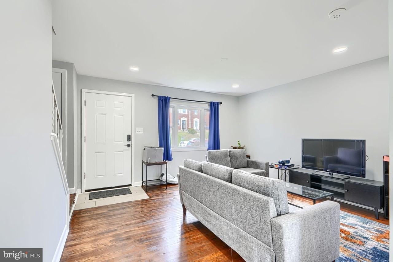 631 Charraway Rd - Photo 4 of 25