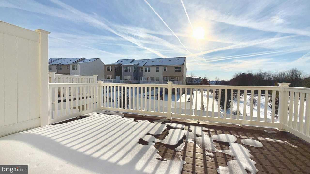 1347 Spindrift Rd - Photo 5 of 26