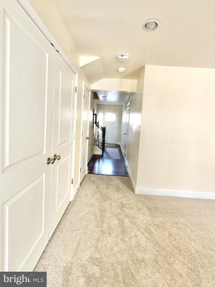 1347 Spindrift Rd - Photo 7 of 26