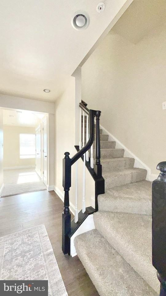 1347 Spindrift Rd - Photo 7 of 29