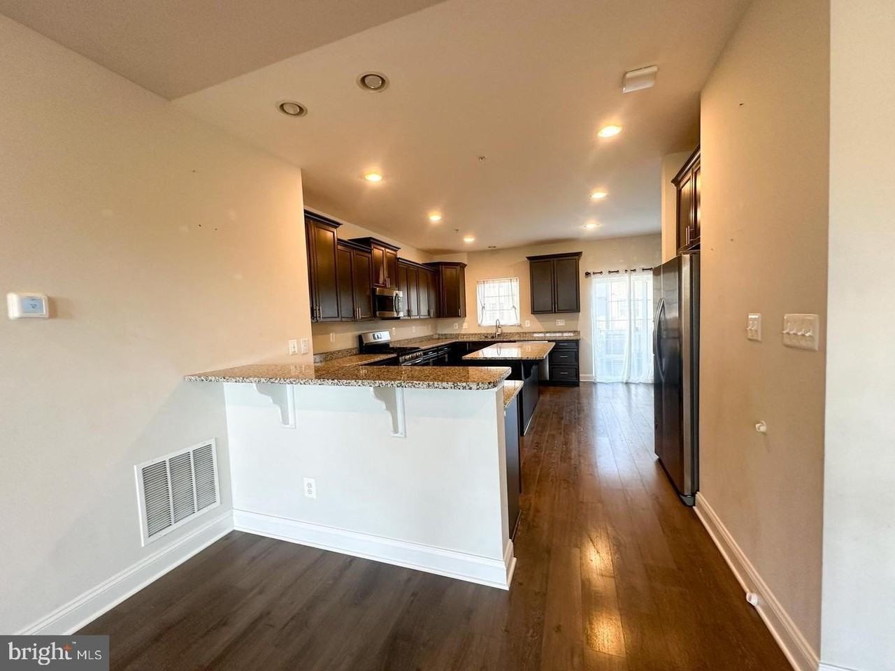 525 Roszel Way - Photo 6 of 25