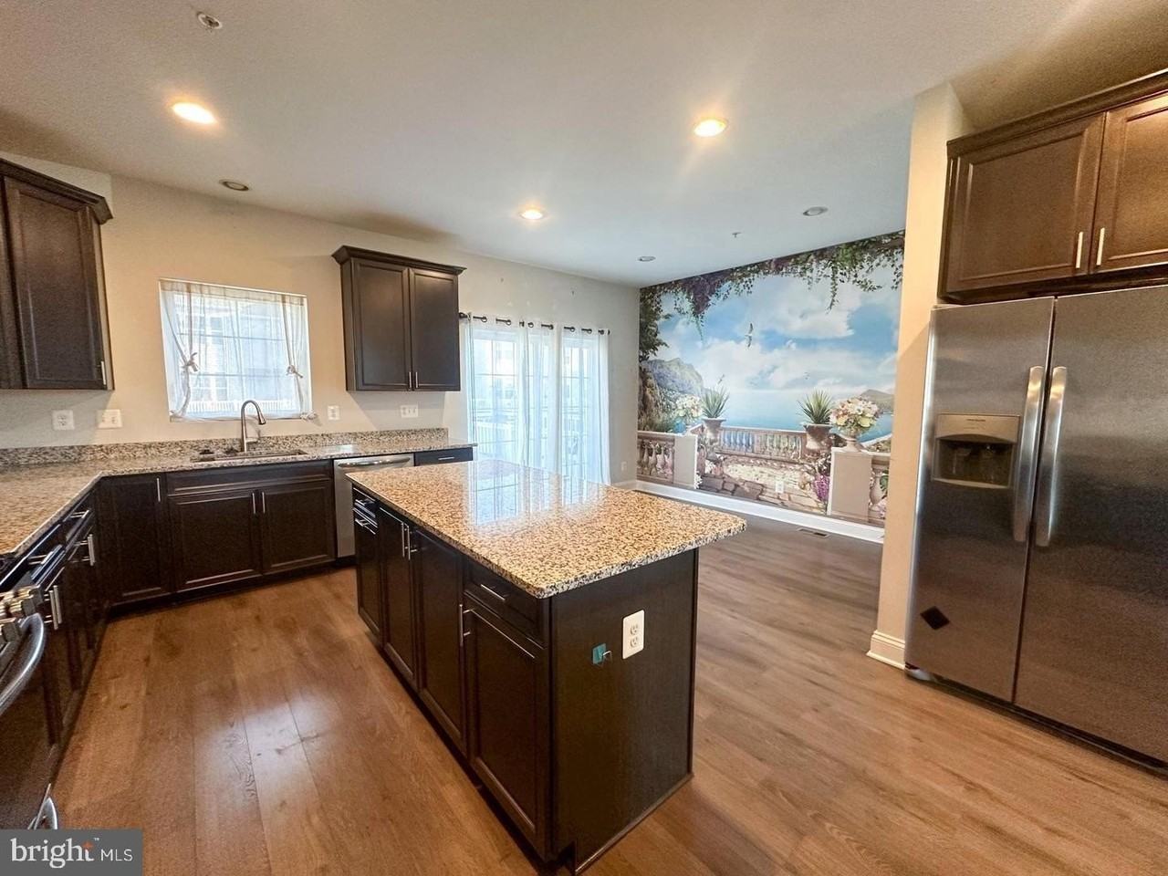 525 Roszel Way - Photo 7 of 25