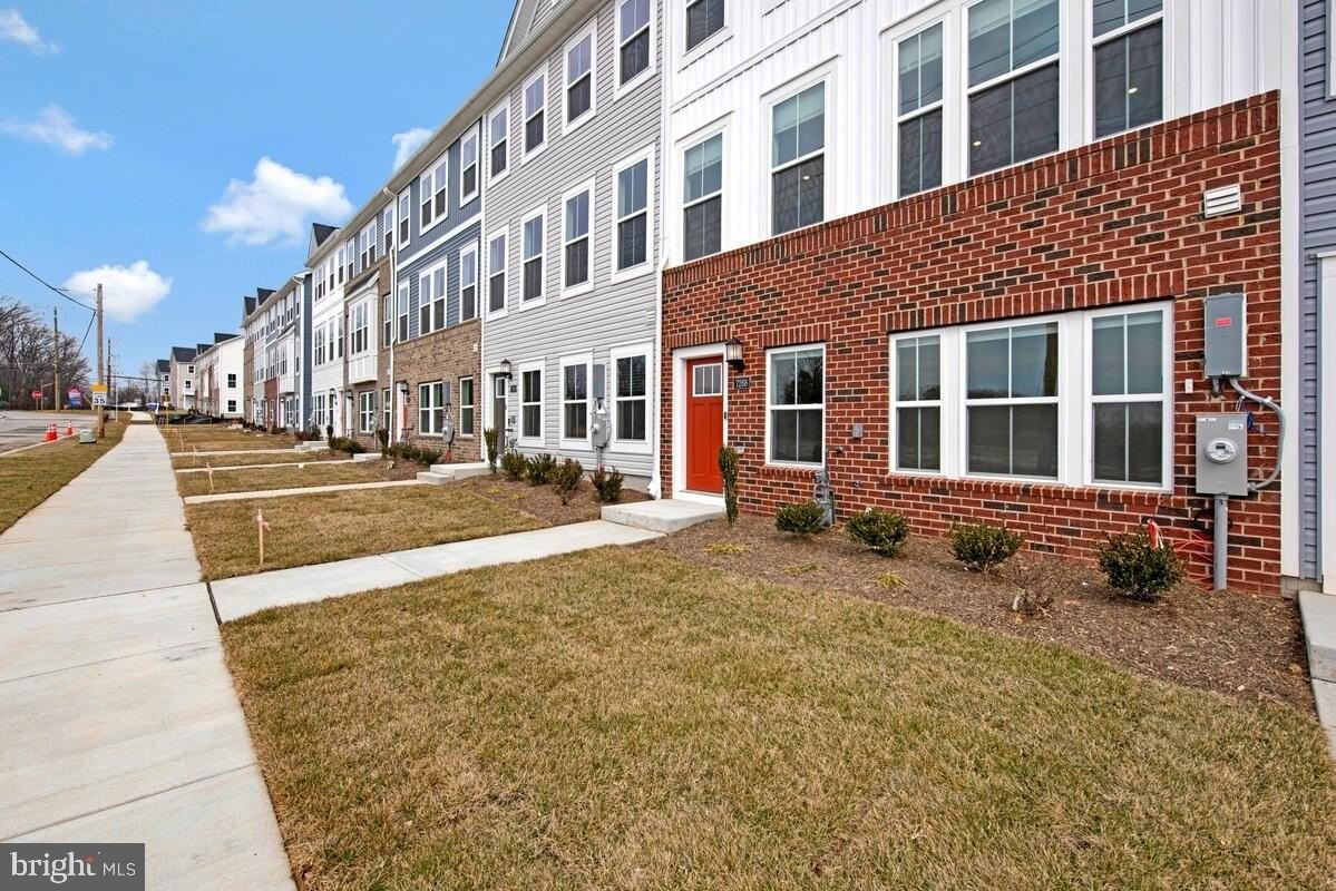 7268 Contee Rd - Photo 3 of 42