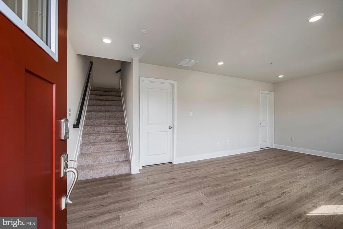 7268 Contee Rd - Photo 5 of 42