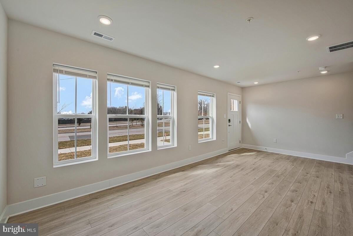 7268 Contee Rd - Photo 7 of 42