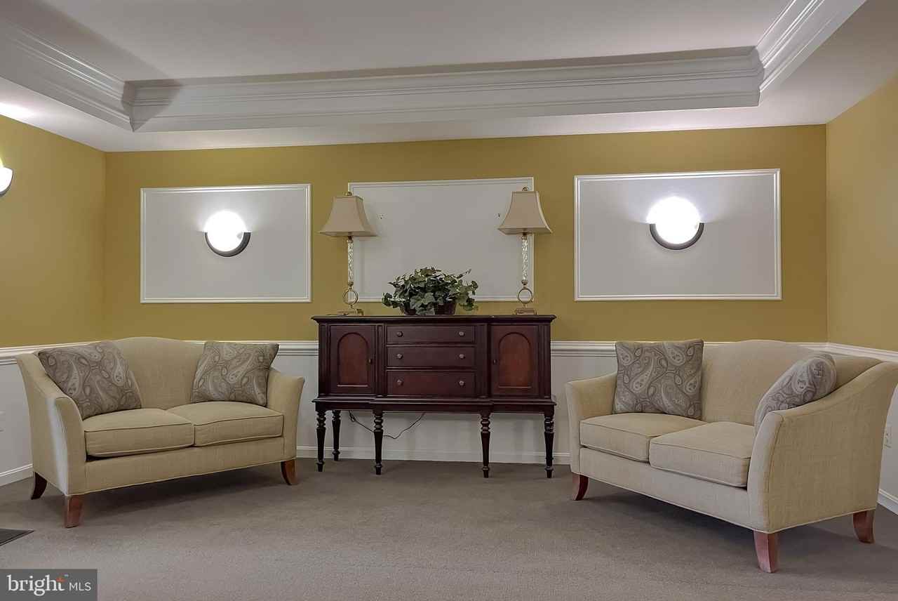 23530 F D R Blvd Unit 206 #206 - Photo 3 of 32