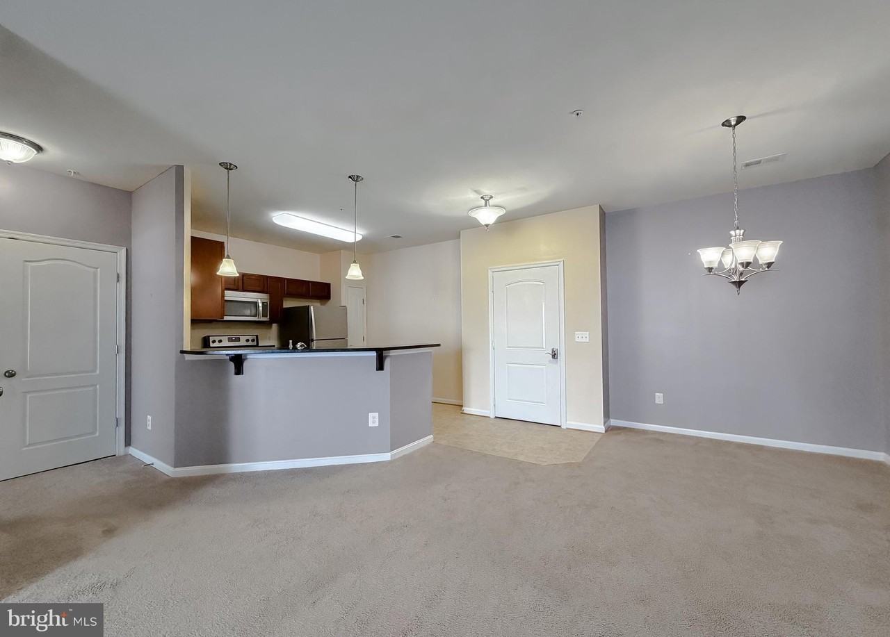 23530 F D R Blvd Unit 206 #206 - Photo 4 of 32