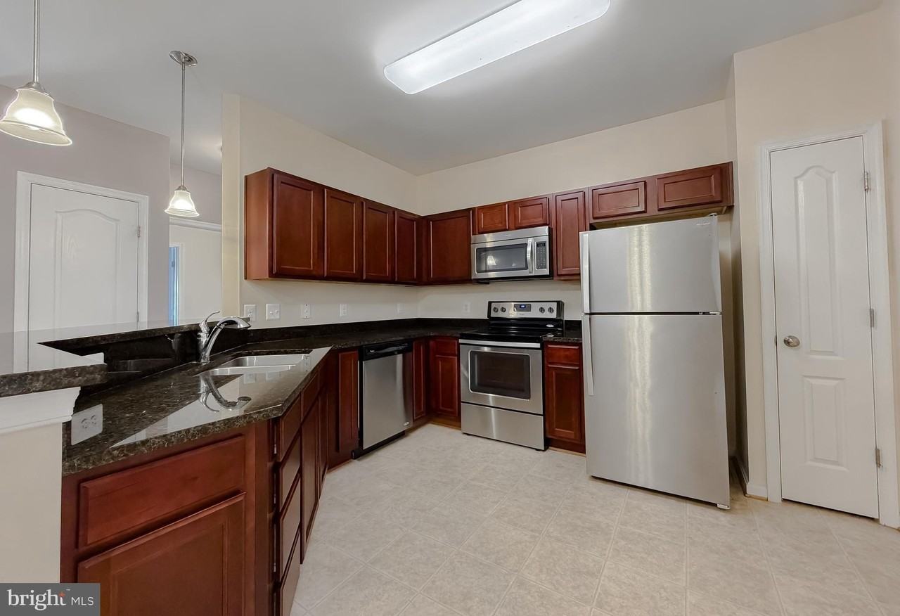 23530 F D R Blvd Unit 206 #206 - Photo 7 of 32