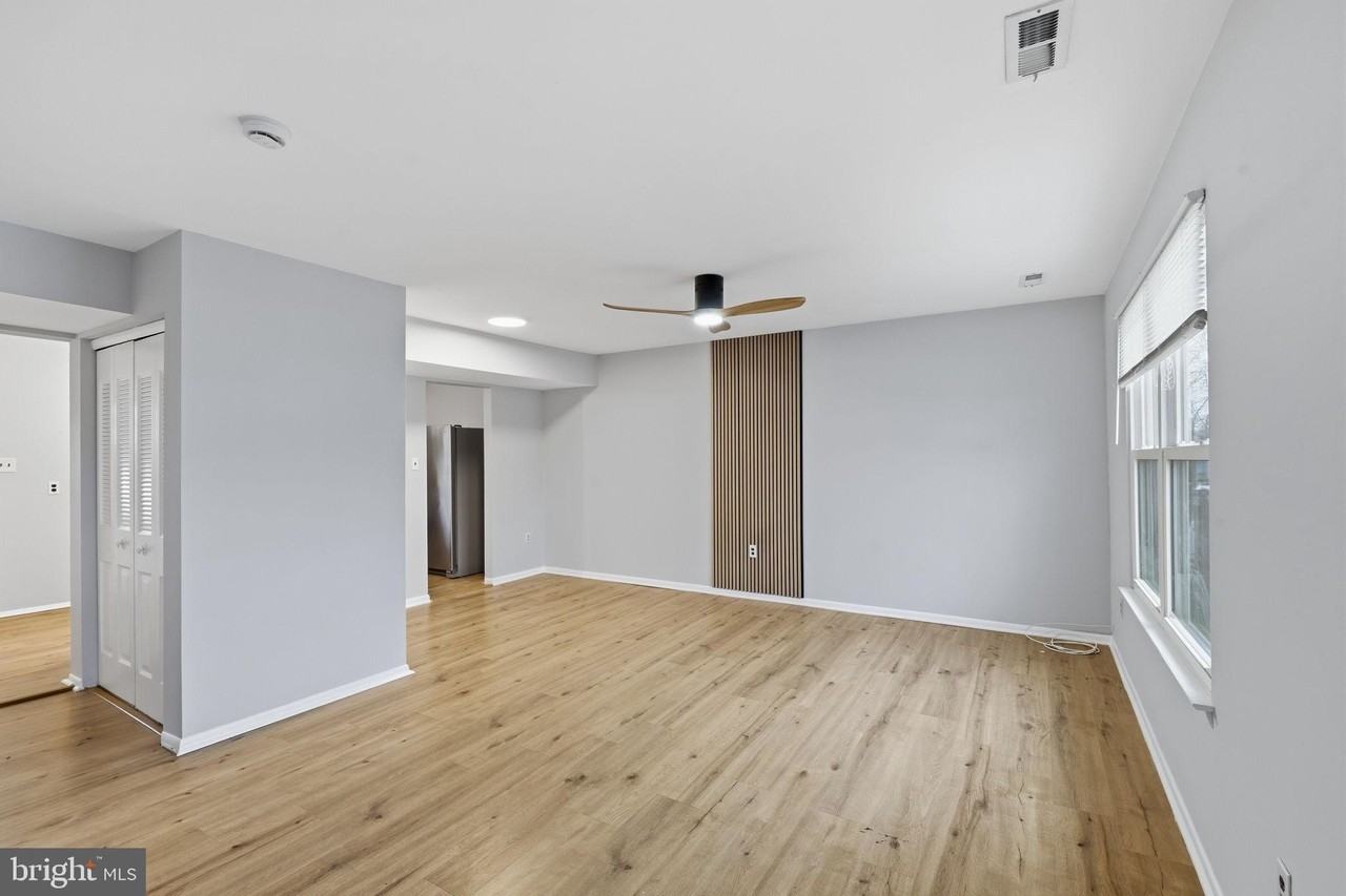 341 Clarkson St - Photo 3 of 31