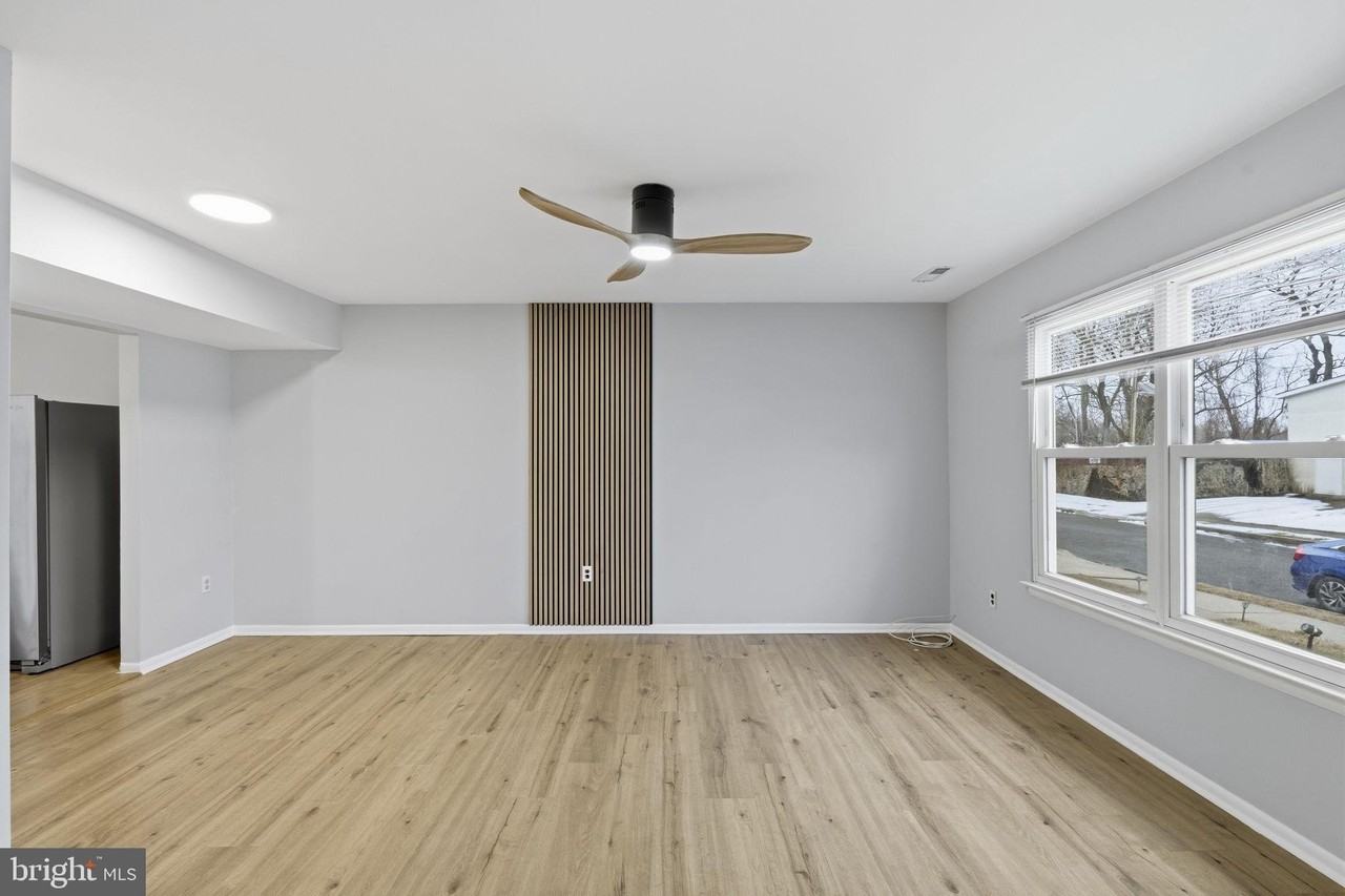 341 Clarkson St - Photo 5 of 31