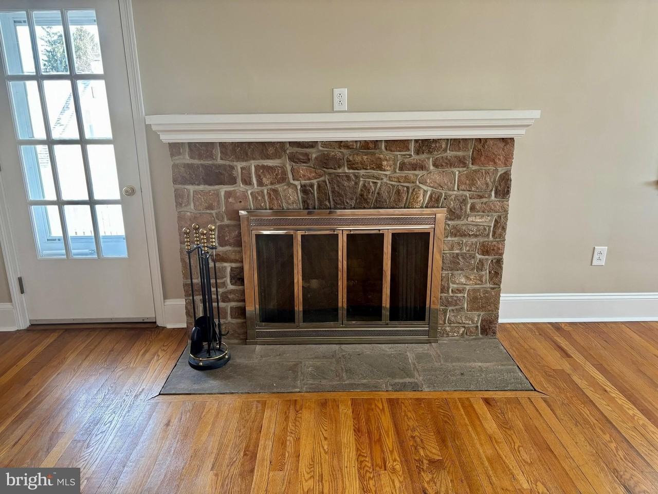 659 N Main St Unit 3 - Photo 3 of 26