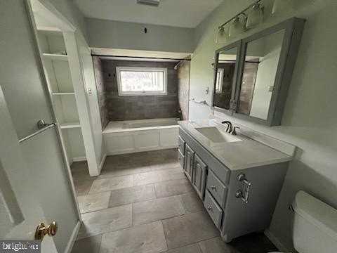 242 Marlboro Rd - Photo 4 of 9