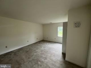 242 Marlboro Rd - Photo 6 of 9