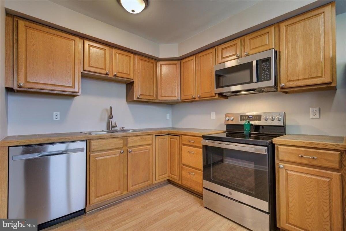 335 E Lancaster Ave Unit D25 - Photo 7 of 20