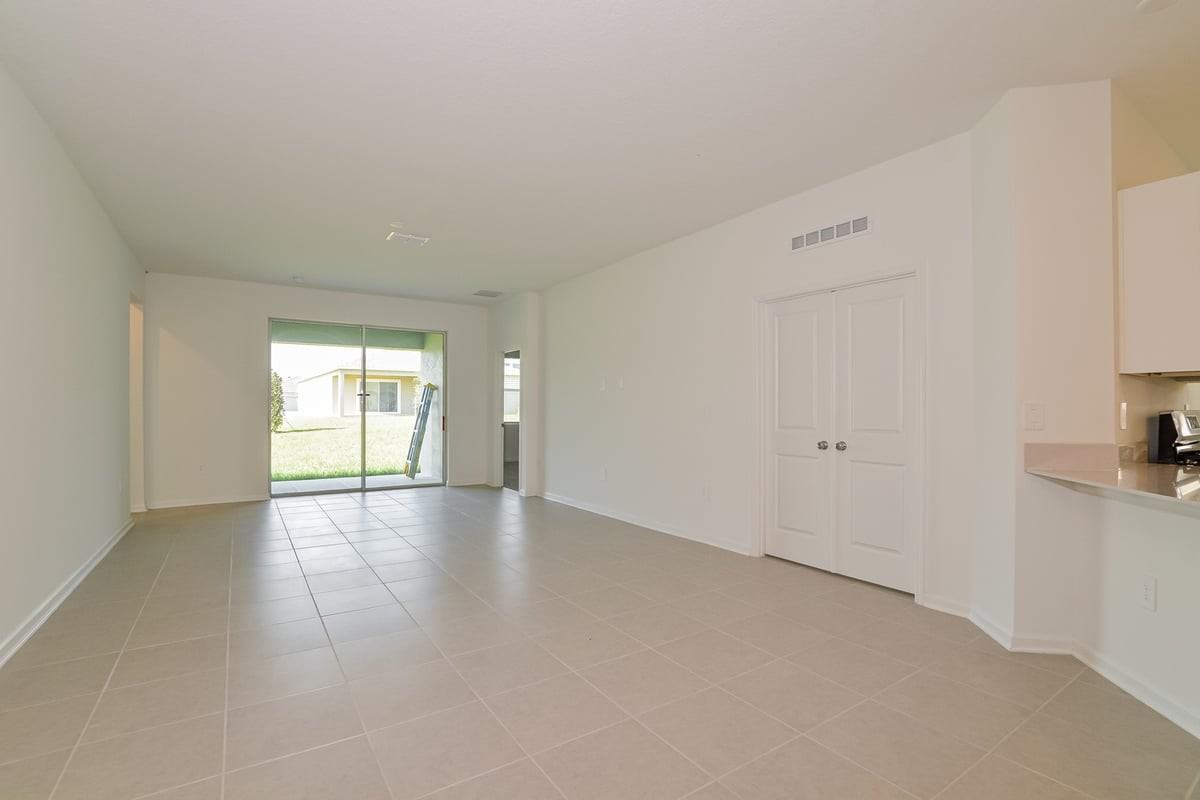 7601 Gemstone St - Photo 5 of 33