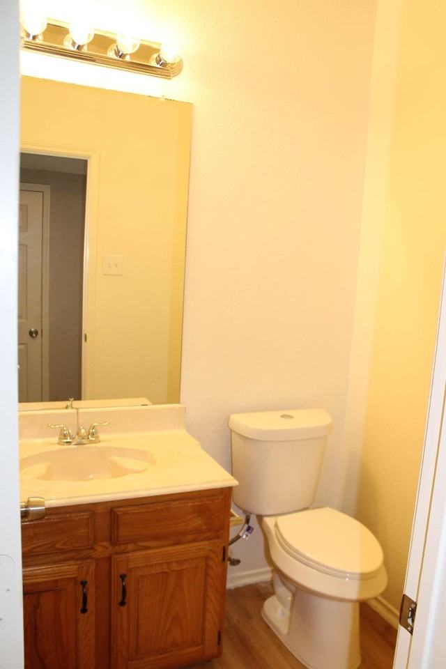 1620 Tuley St - Photo 3 of 21