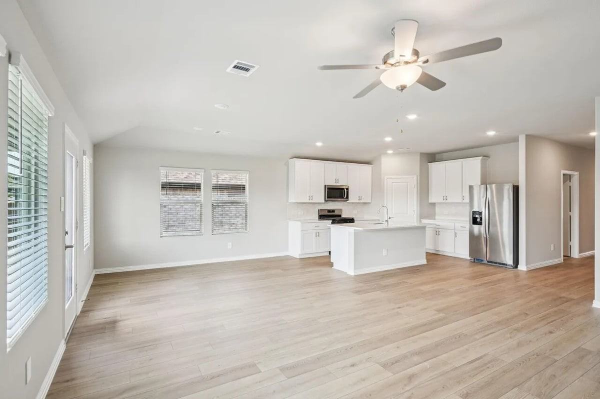 512 Midnight Oak Dr - Photo 4 of 24