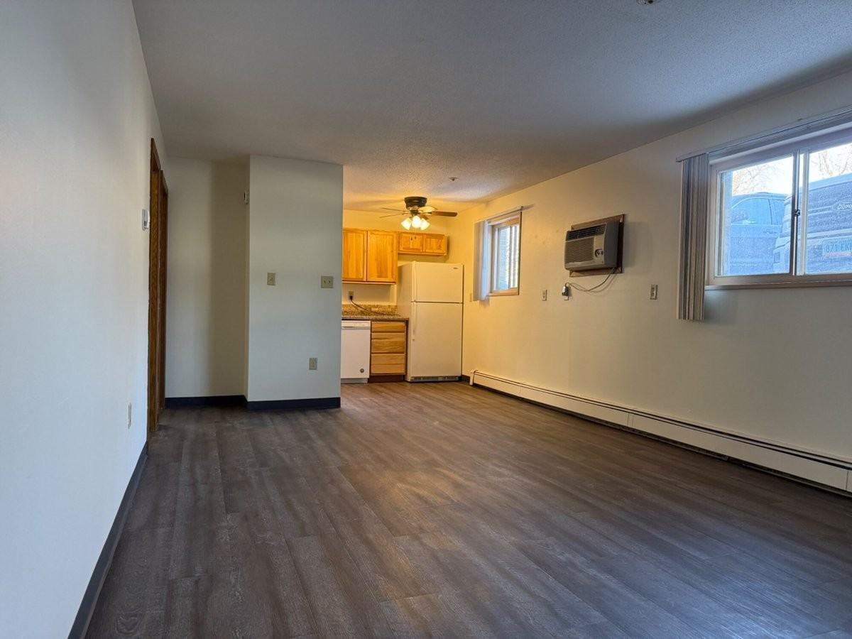 320 6th St S #4 - Photo 2 of 16