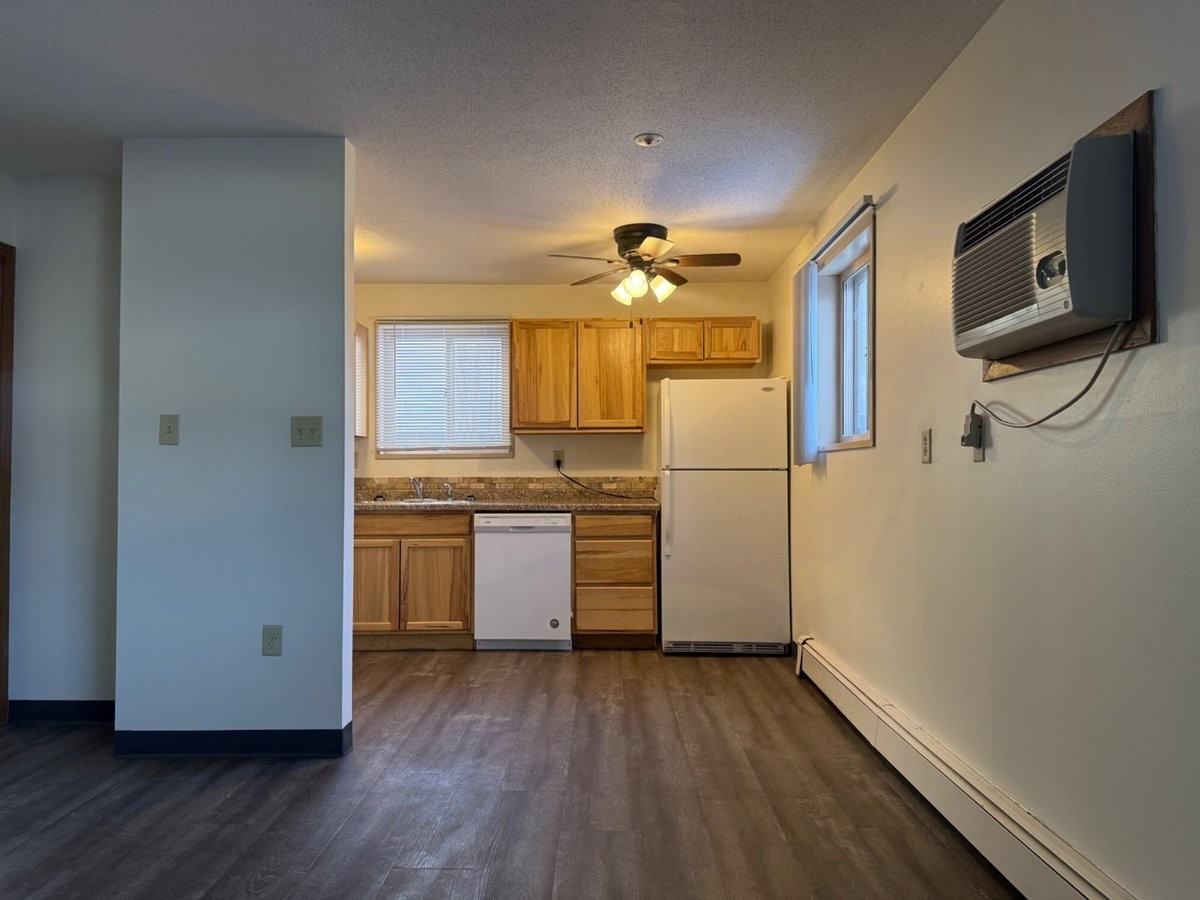 320 6th St S #4 - Photo 5 of 16