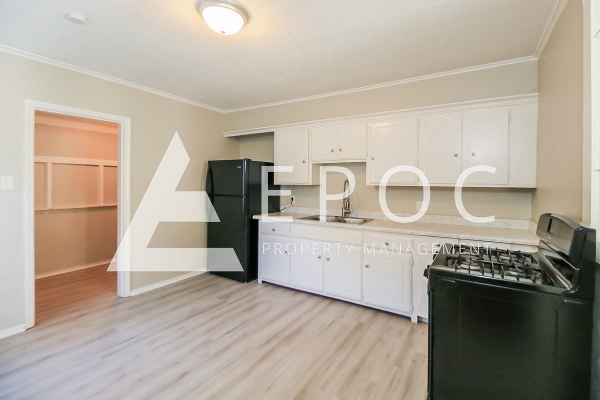 1026 N Lackey St - Photo 4 of 18