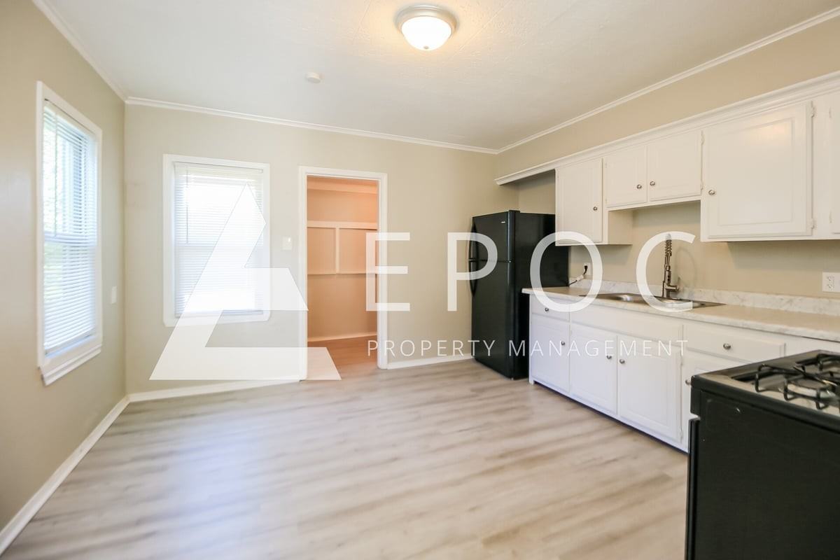 1026 N Lackey St - Photo 7 of 18