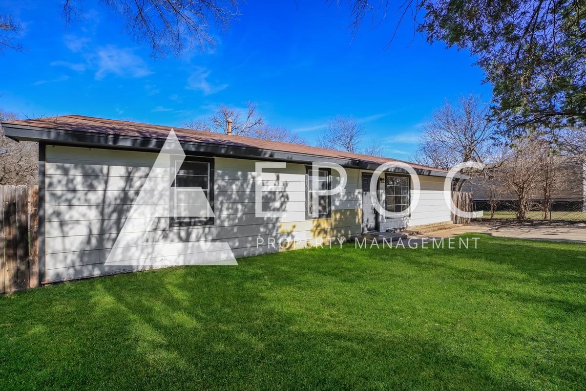 103 W Nolan Trl - Photo 3 of 22