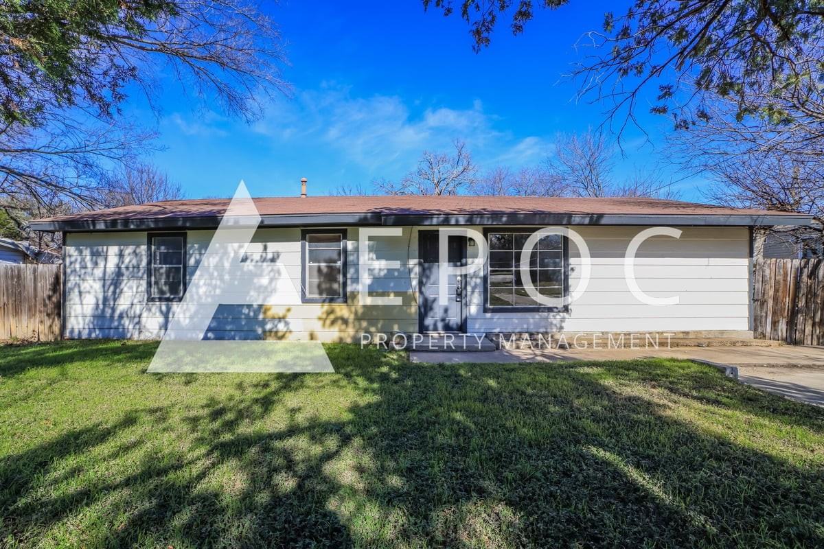 103 W Nolan Trl - Photo 2 of 16