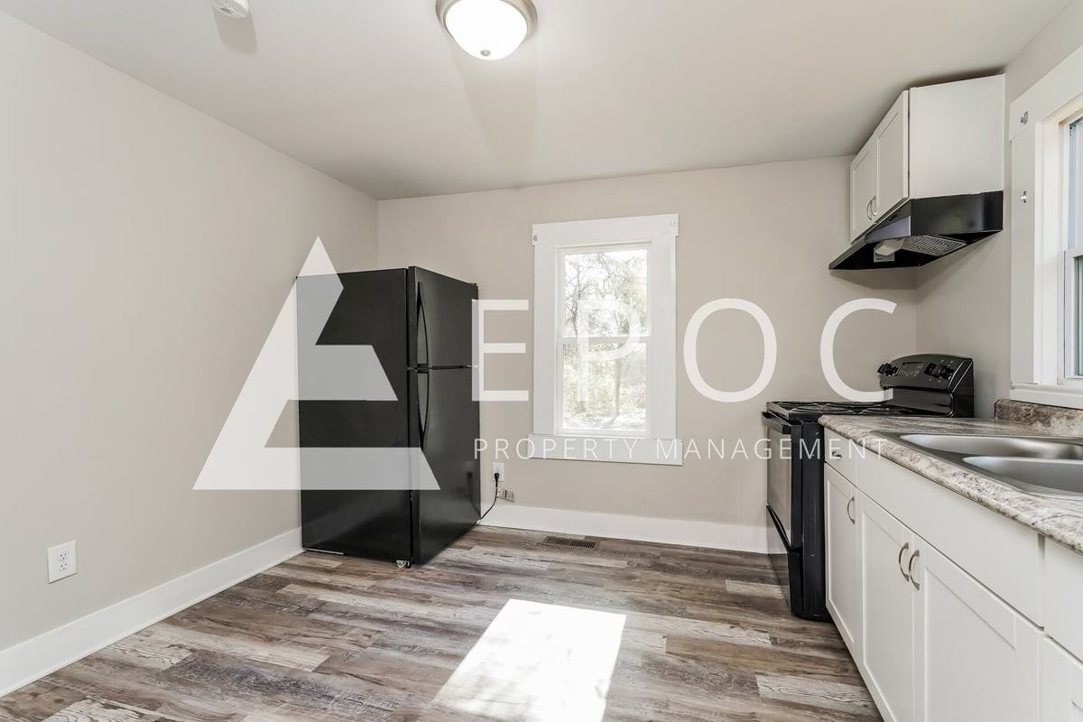 1210 Ragan Ave - Photo 4 of 16