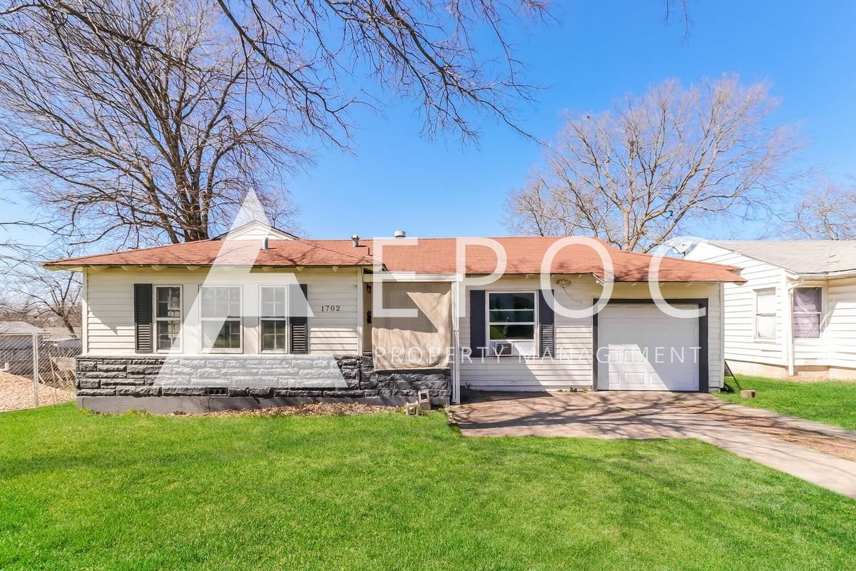 1702 S 9th St - Photo 2 of 18