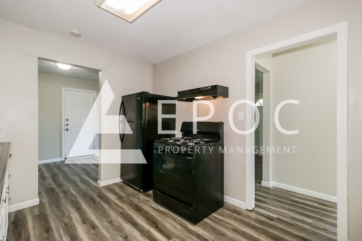 1702 S 9th St - Photo 6 of 18