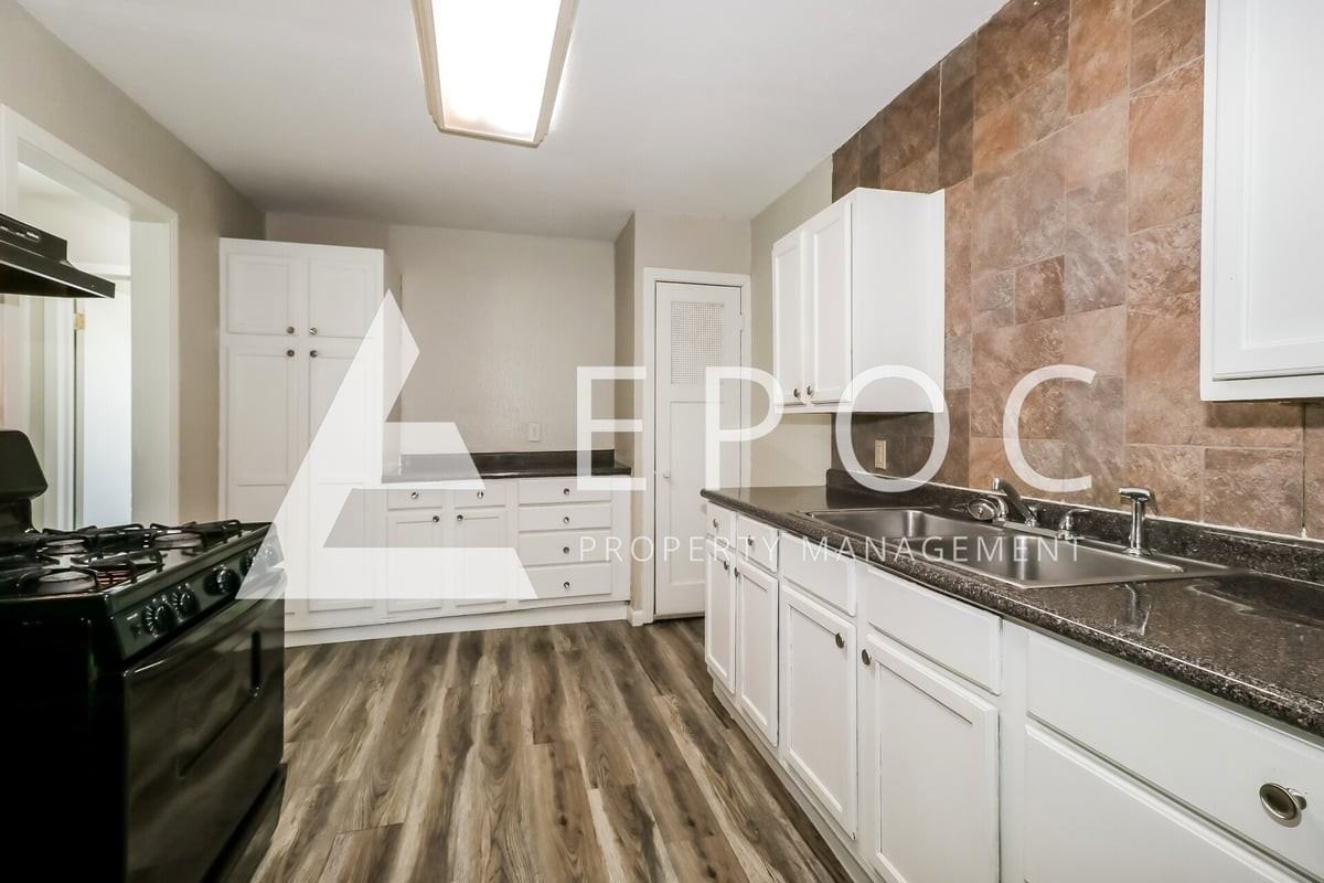 1702 S 9th St - Photo 7 of 18