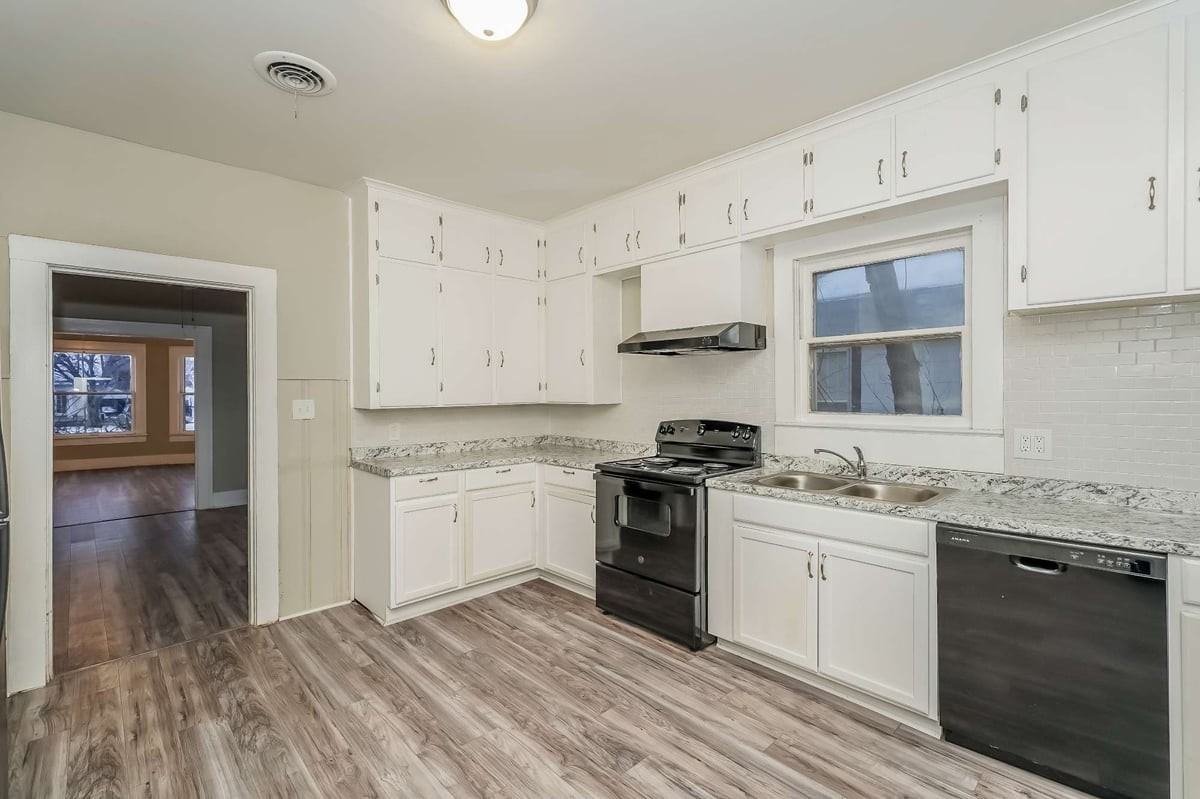 1708 Pearl Ave - Photo 5 of 30