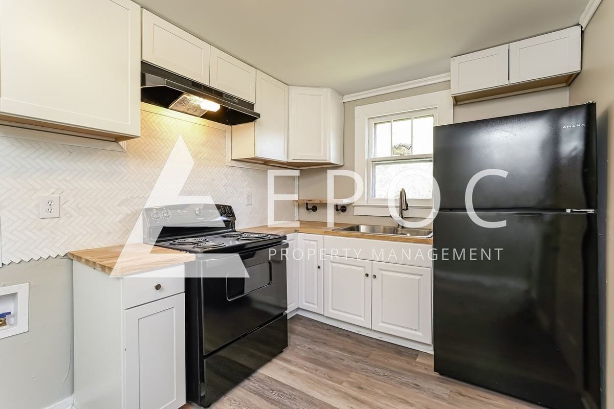 2017 E 18th St - Photo 7 of 17